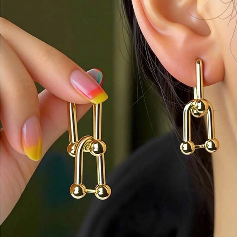πππ3 for 12$πππElegant Gold Geometric Earrings - Picture 5 of 5